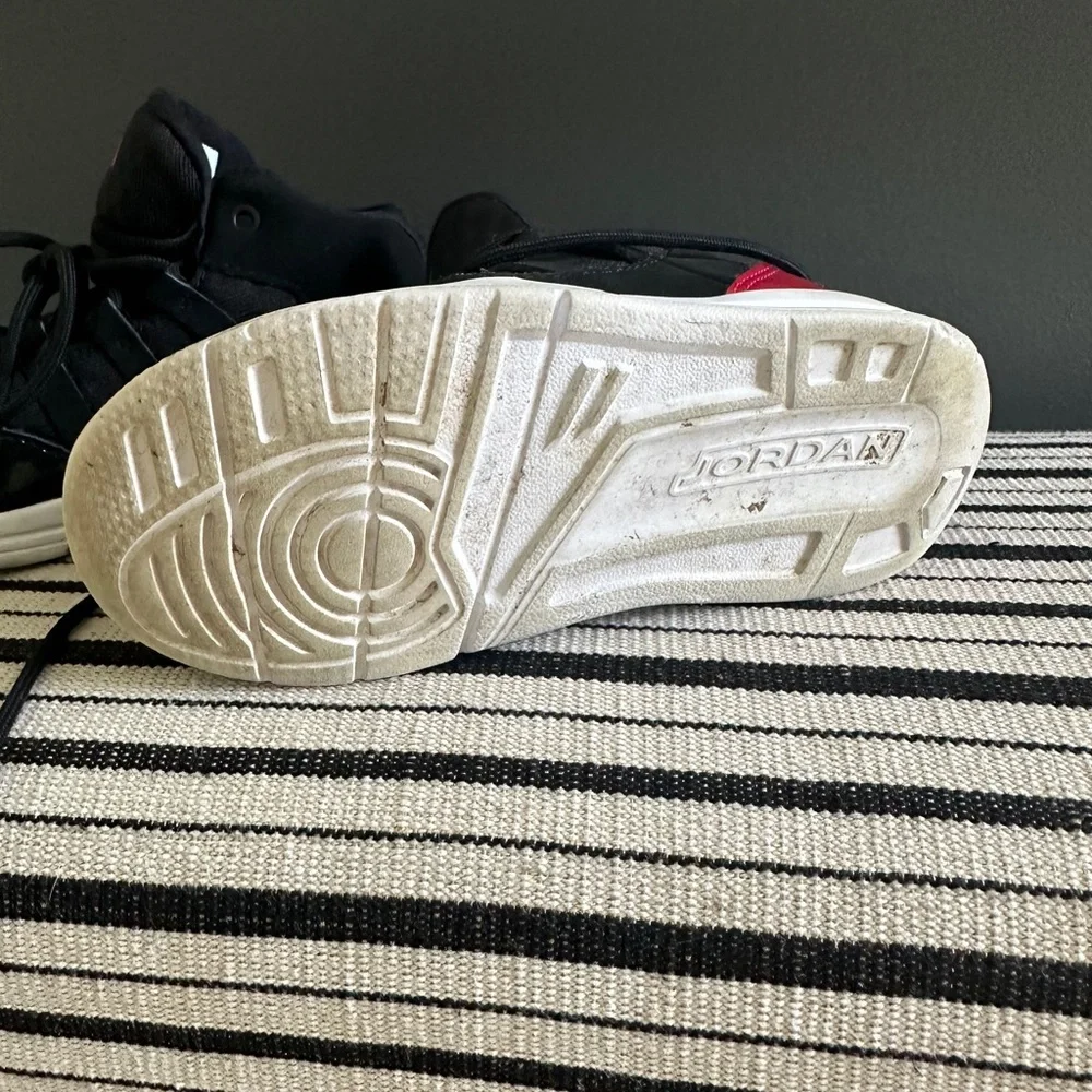 Toddler Jordan shoes - Picture 2 of 4